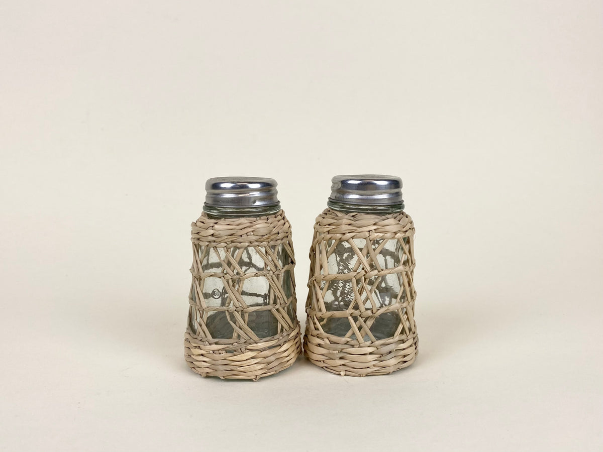 Seagrass Salt & Pepper Shaker (Set of 2) – McGee & Co.